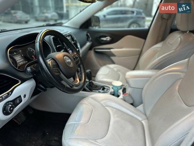 Білий Джип Cherokee, об'ємом двигуна 2.36 л та пробігом 153 тис. км за 15900 $, фото 14 на Automoto.ua