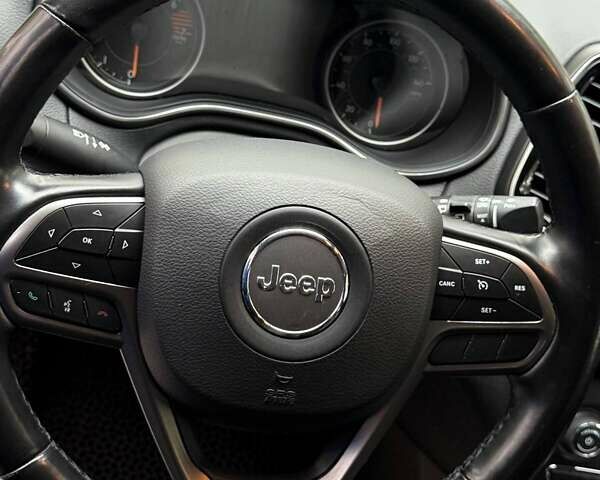 Білий Джип Cherokee, об'ємом двигуна 2.36 л та пробігом 170 тис. км за 18500 $, фото 19 на Automoto.ua