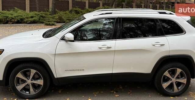 Білий Джип Cherokee, об'ємом двигуна 2.36 л та пробігом 170 тис. км за 18500 $, фото 3 на Automoto.ua