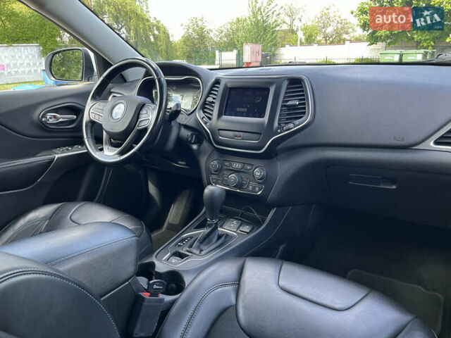 Білий Джип Cherokee, об'ємом двигуна 2.36 л та пробігом 120 тис. км за 15000 $, фото 38 на Automoto.ua