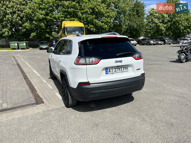 Білий Джип Cherokee, об'ємом двигуна 2.36 л та пробігом 120 тис. км за 15000 $, фото 24 на Automoto.ua