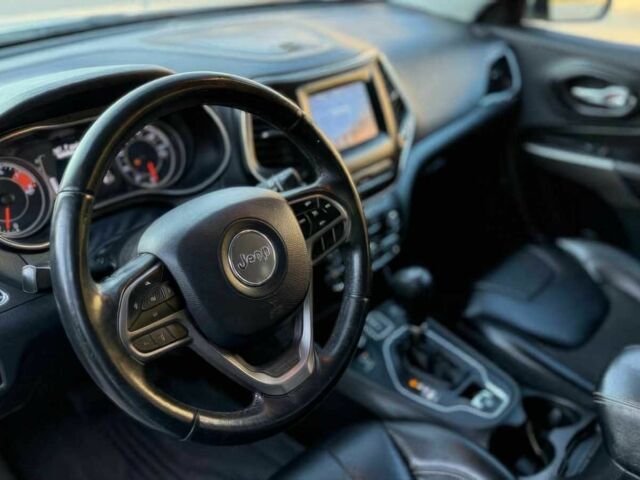 Джип Чероки 2019 в Житомире на Automoto.ua Белый Джип Чероки, объемом двигателя 3.2 л и пробегом 31 тыс. км за 5800 $, фото 8 на Automoto.ua