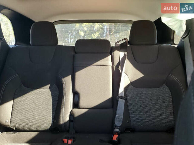 Белый Джип Чероки, объемом двигателя 2.36 л и пробегом 120 тыс. км за 7600 $, фото 9 на Automoto.ua