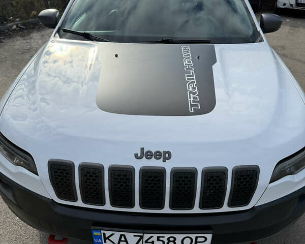 Джип Чероки 2019 в Киеве на Automoto.ua Белый Джип Чероки, объемом двигателя 3.24 л и пробегом 80 тыс. км за 20500 $, фото 2 на Automoto.ua