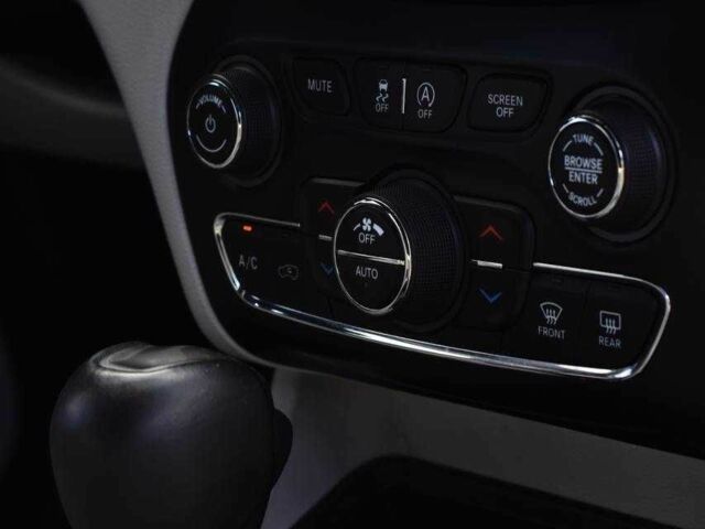 Білий Джип Cherokee, об'ємом двигуна 3.2 л та пробігом 83 тис. км за 18900 $, фото 16 на Automoto.ua