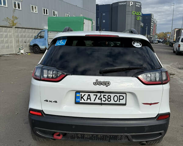 Джип Чероки 2019 в Киеве на Automoto.ua Белый Джип Чероки, объемом двигателя 3.24 л и пробегом 80 тыс. км за 20500 $, фото 5 на Automoto.ua