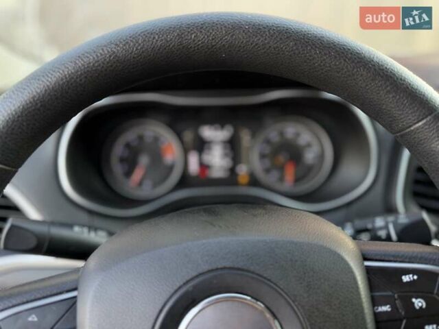 Белый Джип Чероки, объемом двигателя 2.36 л и пробегом 183 тыс. км за 12999 $, фото 31 на Automoto.ua