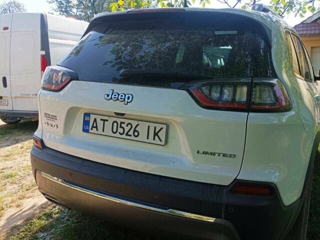 Белый Джип Чероки, объемом двигателя 2 л и пробегом 79 тыс. км за 19000 $, фото 3 на Automoto.ua