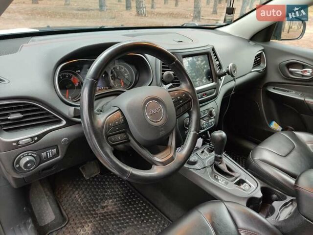 Белый Джип Чероки, объемом двигателя 3.24 л и пробегом 71 тыс. км за 19900 $, фото 14 на Automoto.ua