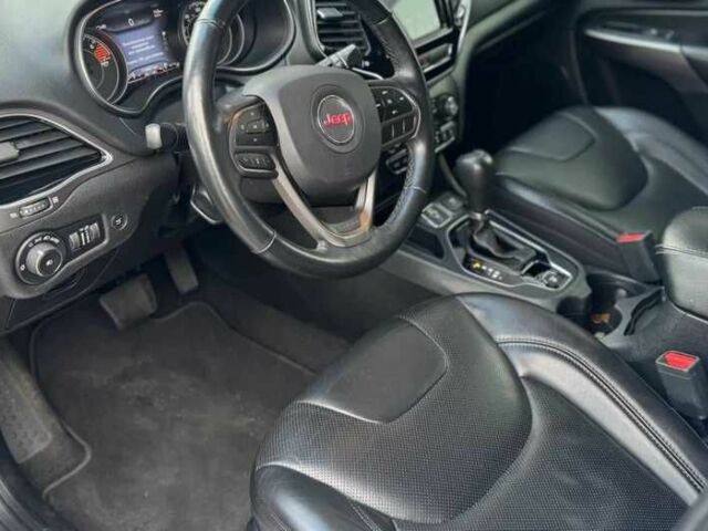 Белый Джип Чероки, объемом двигателя 0 л и пробегом 110 тыс. км за 15000 $, фото 8 на Automoto.ua