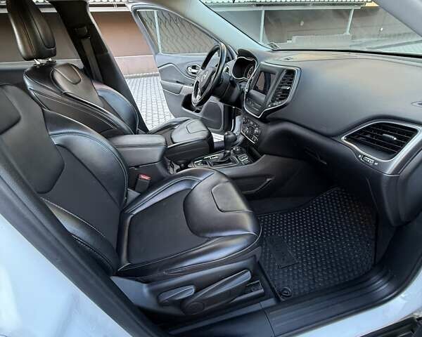 Белый Джип Чероки, объемом двигателя 2.4 л и пробегом 51 тыс. км за 22000 $, фото 15 на Automoto.ua