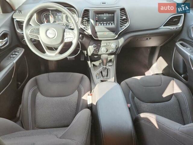 Білий Джип Cherokee, об'ємом двигуна 2.36 л та пробігом 80 тис. км за 2800 $, фото 7 на Automoto.ua