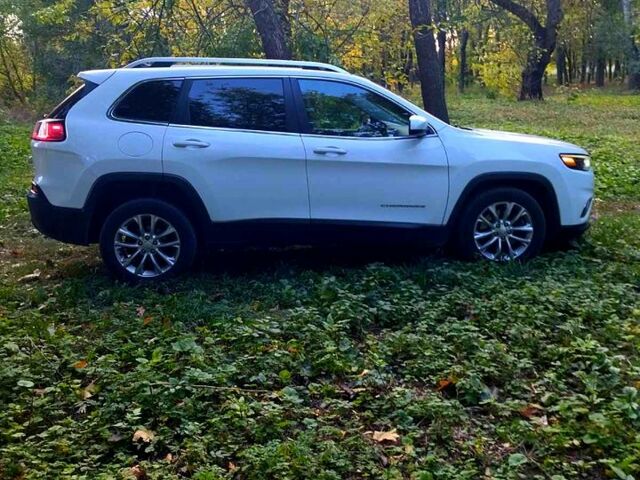 Белый Джип Чероки, объемом двигателя 2.4 л и пробегом 196 тыс. км за 15000 $, фото 3 на Automoto.ua