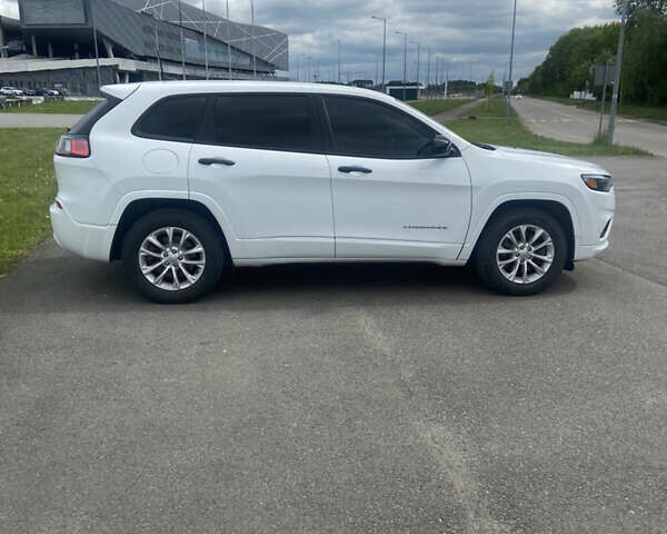 Белый Джип Чероки, объемом двигателя 2.4 л и пробегом 133 тыс. км за 14999 $, фото 7 на Automoto.ua