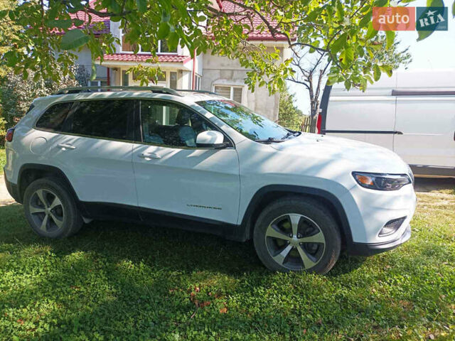 Білий Джип Cherokee, об'ємом двигуна 2 л та пробігом 80 тис. км за 18499 $, фото 3 на Automoto.ua