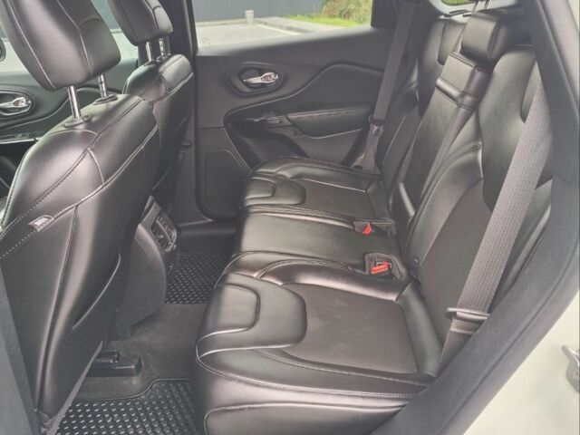 Білий Джип Cherokee, об'ємом двигуна 3.2 л та пробігом 82 тис. км за 21000 $, фото 7 на Automoto.ua