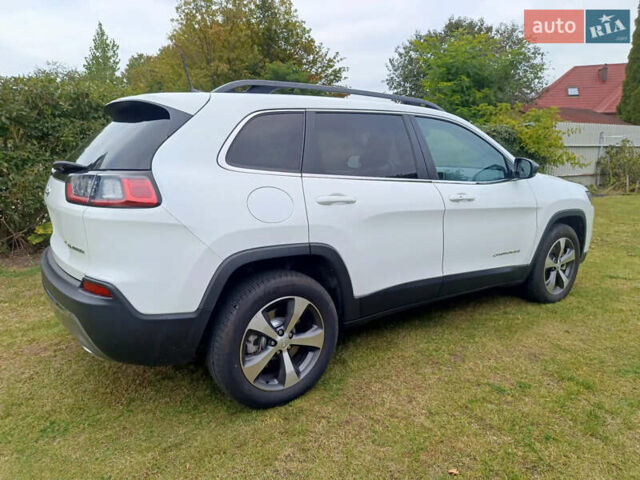 Білий Джип Cherokee, об'ємом двигуна 3.24 л та пробігом 130 тис. км за 19000 $, фото 5 на Automoto.ua