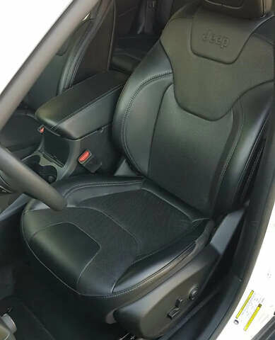 Білий Джип Cherokee, об'ємом двигуна 3.24 л та пробігом 130 тис. км за 19000 $, фото 10 на Automoto.ua