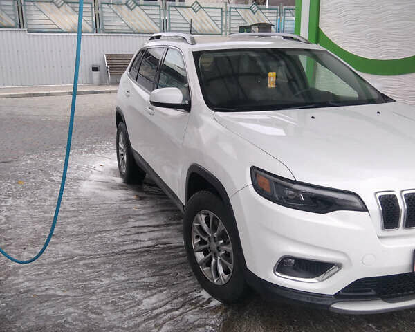 Білий Джип Cherokee, об'ємом двигуна 2.4 л та пробігом 215 тис. км за 15000 $, фото 1 на Automoto.ua