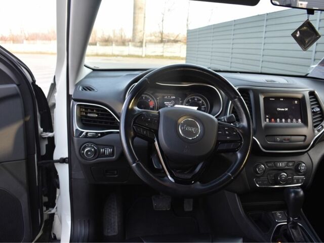 Белый Джип Чероки, объемом двигателя 2.4 л и пробегом 111 тыс. км за 17000 $, фото 5 на Automoto.ua