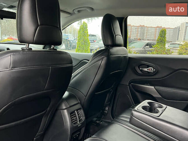 Белый Джип Чероки, объемом двигателя 2.36 л и пробегом 51 тыс. км за 21300 $, фото 23 на Automoto.ua