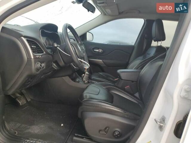 Білий Джип Cherokee, об'ємом двигуна 2.36 л та пробігом 140 тис. км за 3000 $, фото 6 на Automoto.ua