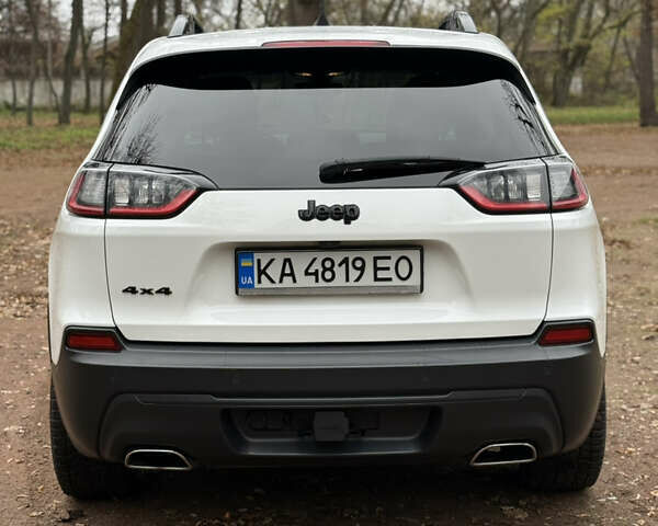 Белый Джип Чероки, объемом двигателя 3.24 л и пробегом 135 тыс. км за 20500 $, фото 3 на Automoto.ua