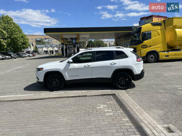 Білий Джип Cherokee, об'ємом двигуна 2.36 л та пробігом 120 тис. км за 15000 $, фото 5 на Automoto.ua