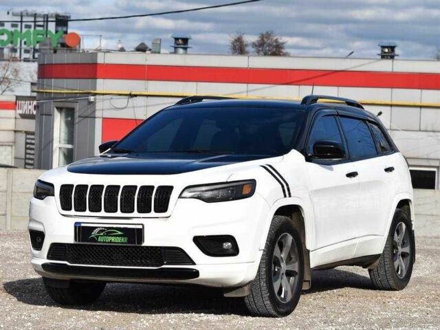 Білий Джип Cherokee, об'ємом двигуна 3.2 л та пробігом 83 тис. км за 18900 $, фото 4 на Automoto.ua