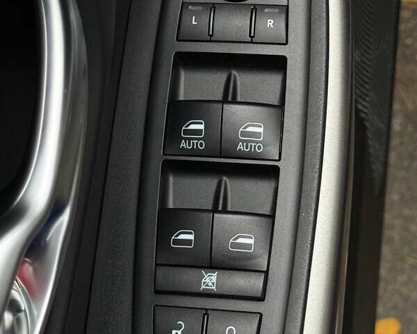 Білий Джип Cherokee, об'ємом двигуна 2.36 л та пробігом 170 тис. км за 18500 $, фото 24 на Automoto.ua