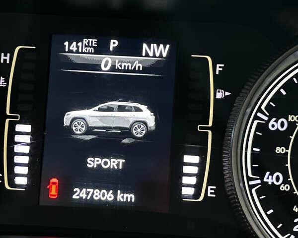 Білий Джип Cherokee, об'ємом двигуна 2.4 л та пробігом 247 тис. км за 15300 $, фото 26 на Automoto.ua