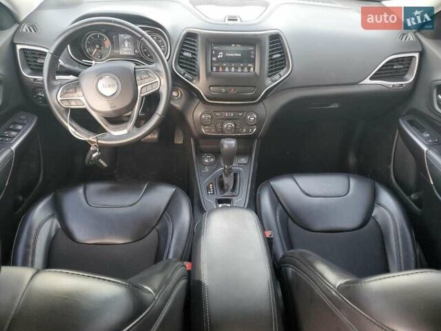 Білий Джип Cherokee, об'ємом двигуна 2.36 л та пробігом 140 тис. км за 3000 $, фото 7 на Automoto.ua