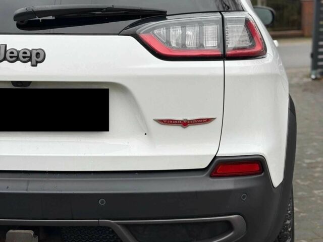 Білий Джип Cherokee, об'ємом двигуна 3.2 л та пробігом 32 тис. км за 14000 $, фото 4 на Automoto.ua