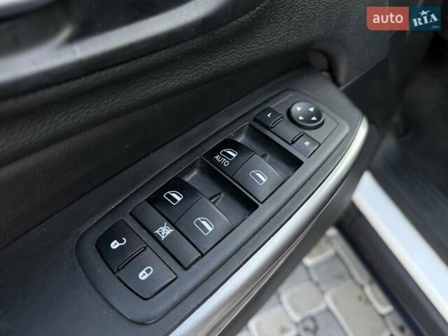 Білий Джип Cherokee, об'ємом двигуна 2.36 л та пробігом 182 тис. км за 13300 $, фото 25 на Automoto.ua