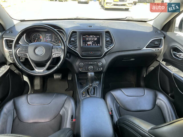 Білий Джип Cherokee, об'ємом двигуна 2.36 л та пробігом 120 тис. км за 15000 $, фото 37 на Automoto.ua