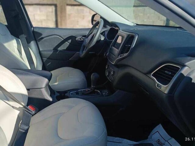 Белый Джип Чероки, объемом двигателя 2.4 л и пробегом 121 тыс. км за 9300 $, фото 4 на Automoto.ua