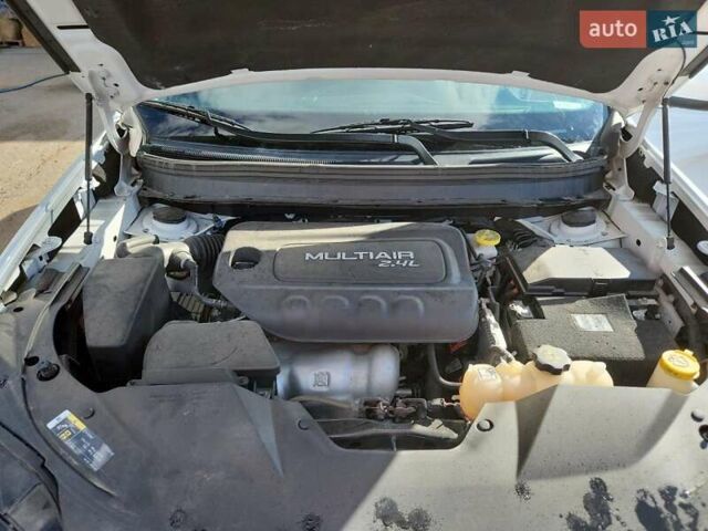 Білий Джип Cherokee, об'ємом двигуна 2.36 л та пробігом 80 тис. км за 2800 $, фото 11 на Automoto.ua