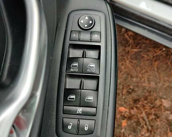 Белый Джип Чероки, объемом двигателя 3.24 л и пробегом 71 тыс. км за 19900 $, фото 17 на Automoto.ua