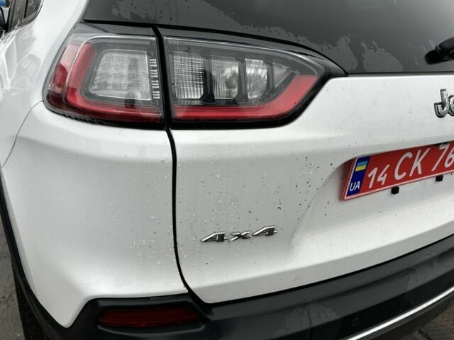 Білий Джип Cherokee, об'ємом двигуна 3.2 л та пробігом 123 тис. км за 13200 $, фото 2 на Automoto.ua