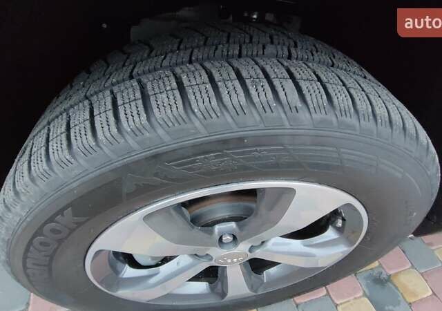 Білий Джип Cherokee, об'ємом двигуна 3.2 л та пробігом 67 тис. км за 18500 $, фото 41 на Automoto.ua