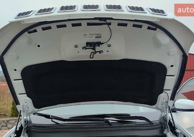 Білий Джип Cherokee, об'ємом двигуна 3.2 л та пробігом 67 тис. км за 18500 $, фото 38 на Automoto.ua