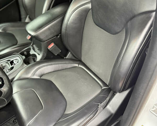 Белый Джип Чероки, объемом двигателя 3.24 л и пробегом 135 тыс. км за 20500 $, фото 15 на Automoto.ua