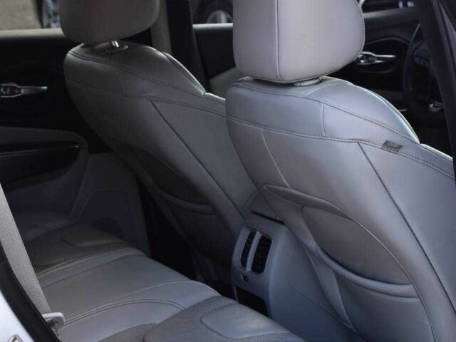 Білий Джип Cherokee, об'ємом двигуна 3.2 л та пробігом 83 тис. км за 18900 $, фото 17 на Automoto.ua