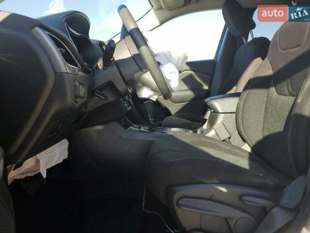 Белый Джип Чероки, объемом двигателя 2.36 л и пробегом 120 тыс. км за 7600 $, фото 6 на Automoto.ua