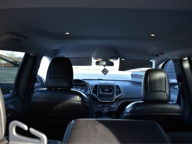 Белый Джип Чероки, объемом двигателя 2.4 л и пробегом 111 тыс. км за 17000 $, фото 6 на Automoto.ua