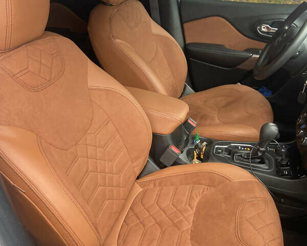 Белый Джип Чероки, объемом двигателя 2.36 л и пробегом 135 тыс. км за 14800 $, фото 14 на Automoto.ua