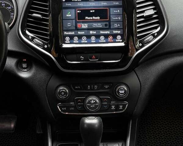 Білий Джип Cherokee, об'ємом двигуна 2.36 л та пробігом 170 тис. км за 18500 $, фото 29 на Automoto.ua
