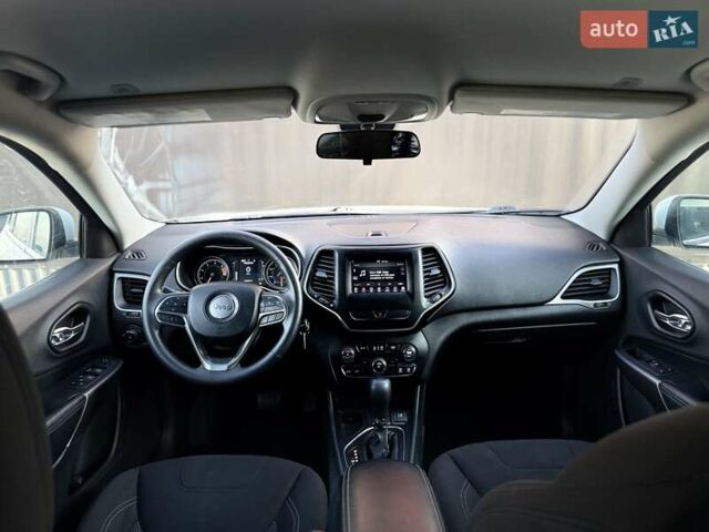 Білий Джип Cherokee, об'ємом двигуна 2.36 л та пробігом 182 тис. км за 13300 $, фото 51 на Automoto.ua