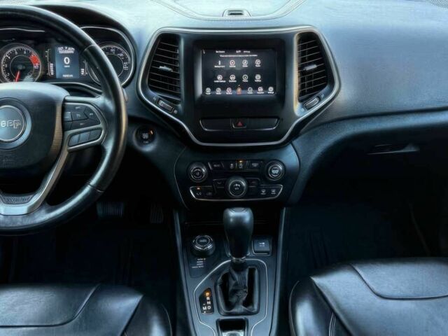 Белый Джип Чероки, объемом двигателя 3.2 л и пробегом 42 тыс. км за 7700 $, фото 8 на Automoto.ua