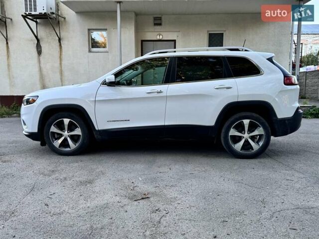 Джип Чероки 2019 в Полтаве на Automoto.ua Белый Джип Чероки, объемом двигателя 2.36 л и пробегом 115 тыс. км за 17000 $, фото 7 на Automoto.ua